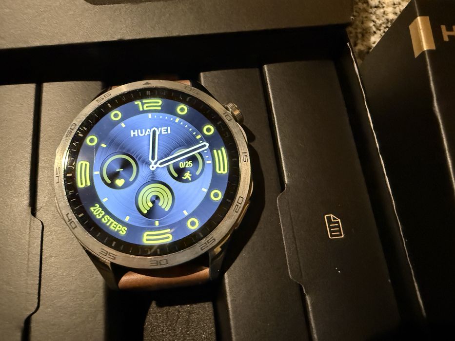 Smartwatch Huawei GT-4 (46mm) com 2 anos de garantia - USADO