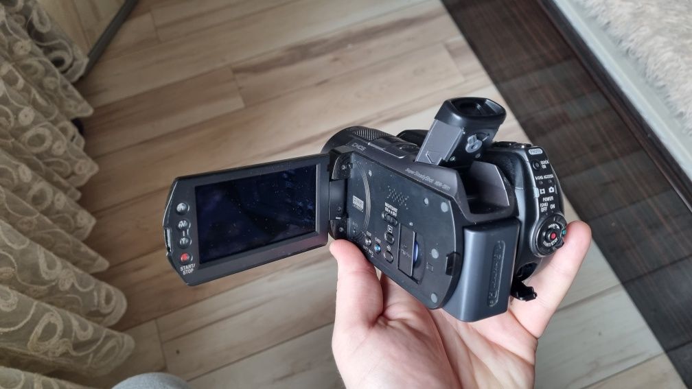 Видеокамера Sony HDR SR 11