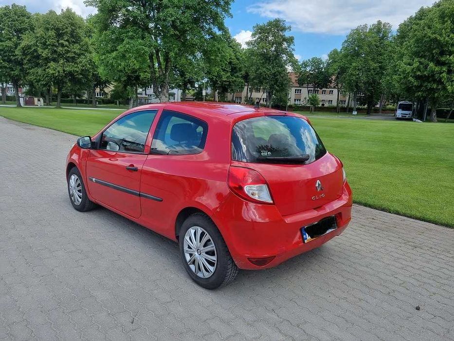 Renault Clio 1.5 dCi oc i przegląd do 10.2026 roku