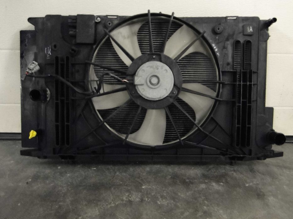 Дифузор вентилятор Toyota Auris Corolla 2006-2018р.