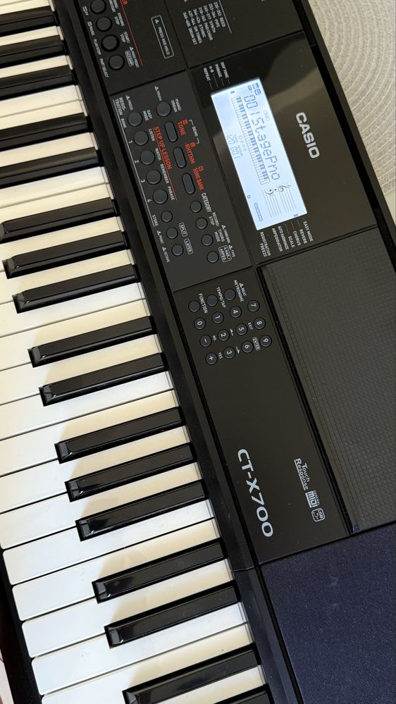 Синтезатор Casio CT-X700