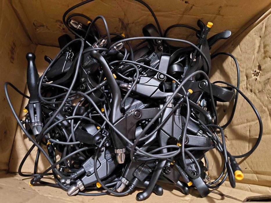 Ручки тормоза для электровелосипеда двух и трех пиновые