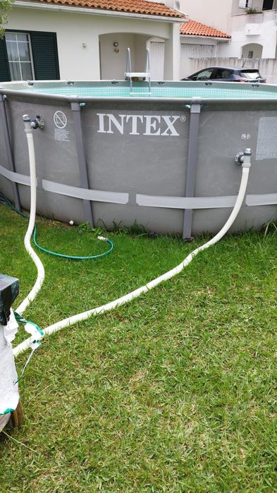 Piscina Intex com bomba areia