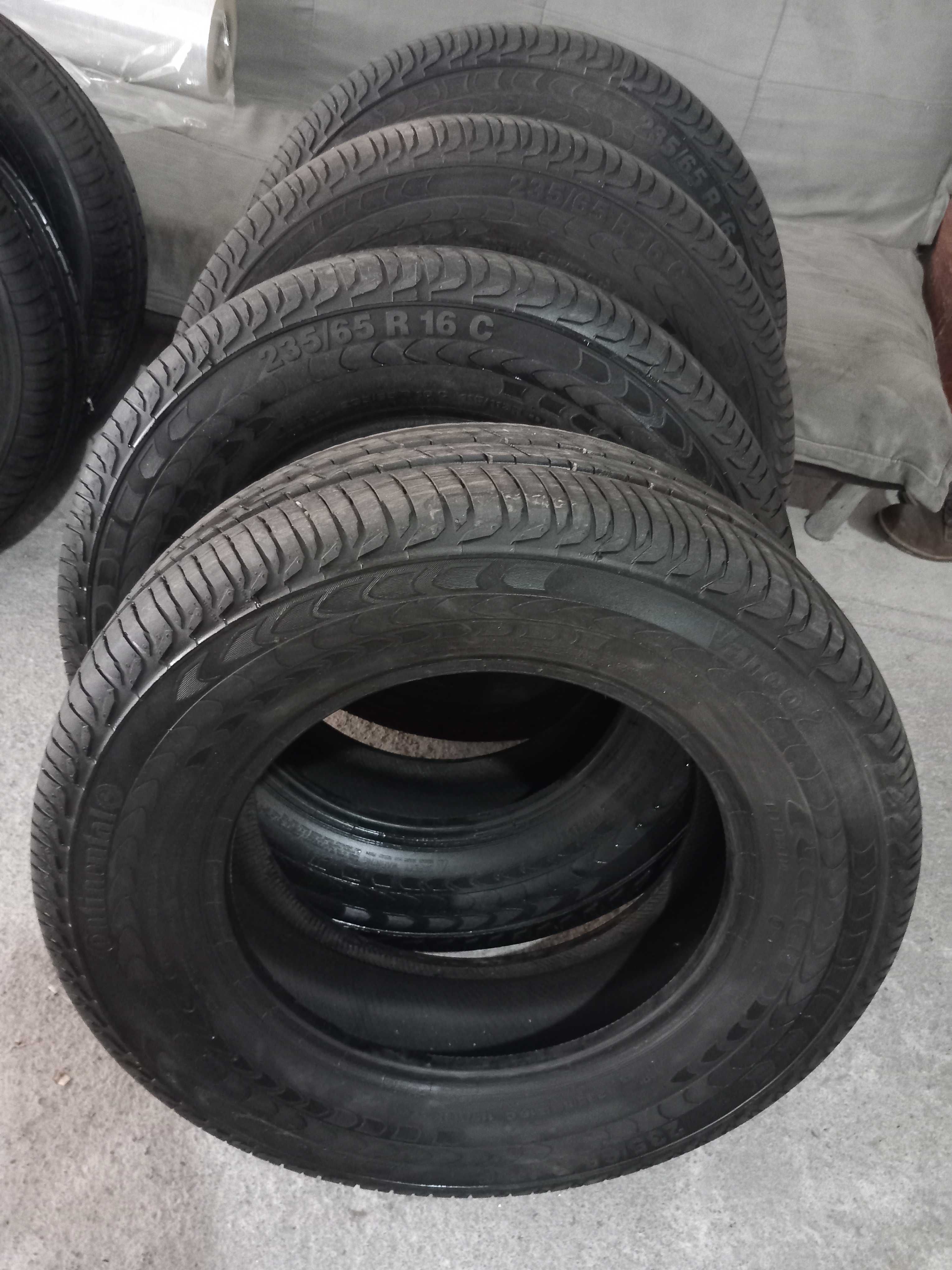4 pneus 235/65R16 C Continental seminovos