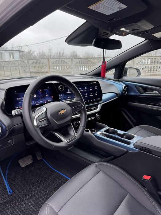 Продам Chevrolet Equinox EV 2LT 2024