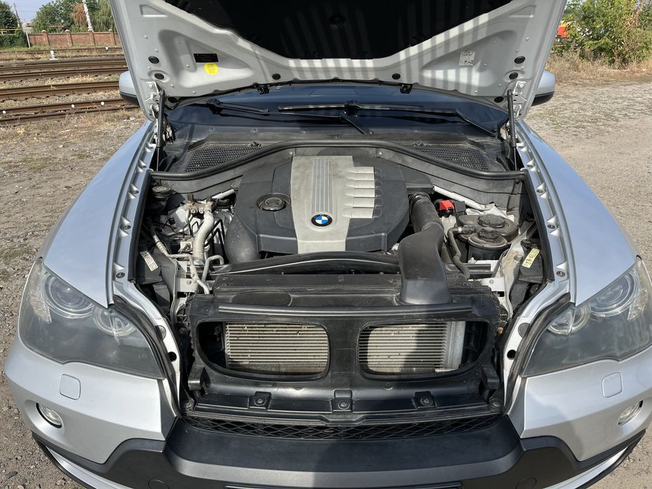 Автомобіль BMW X5