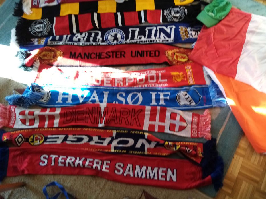 Szaliki 10 szt Liverpool man utd Berlin gadżety flagi kubek Francja