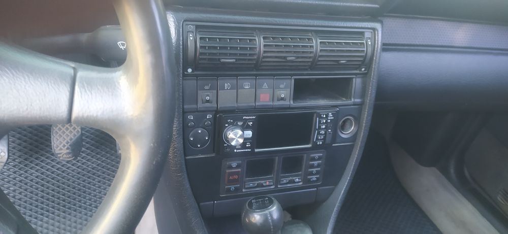 Продам Ауди 100 с4 2,6