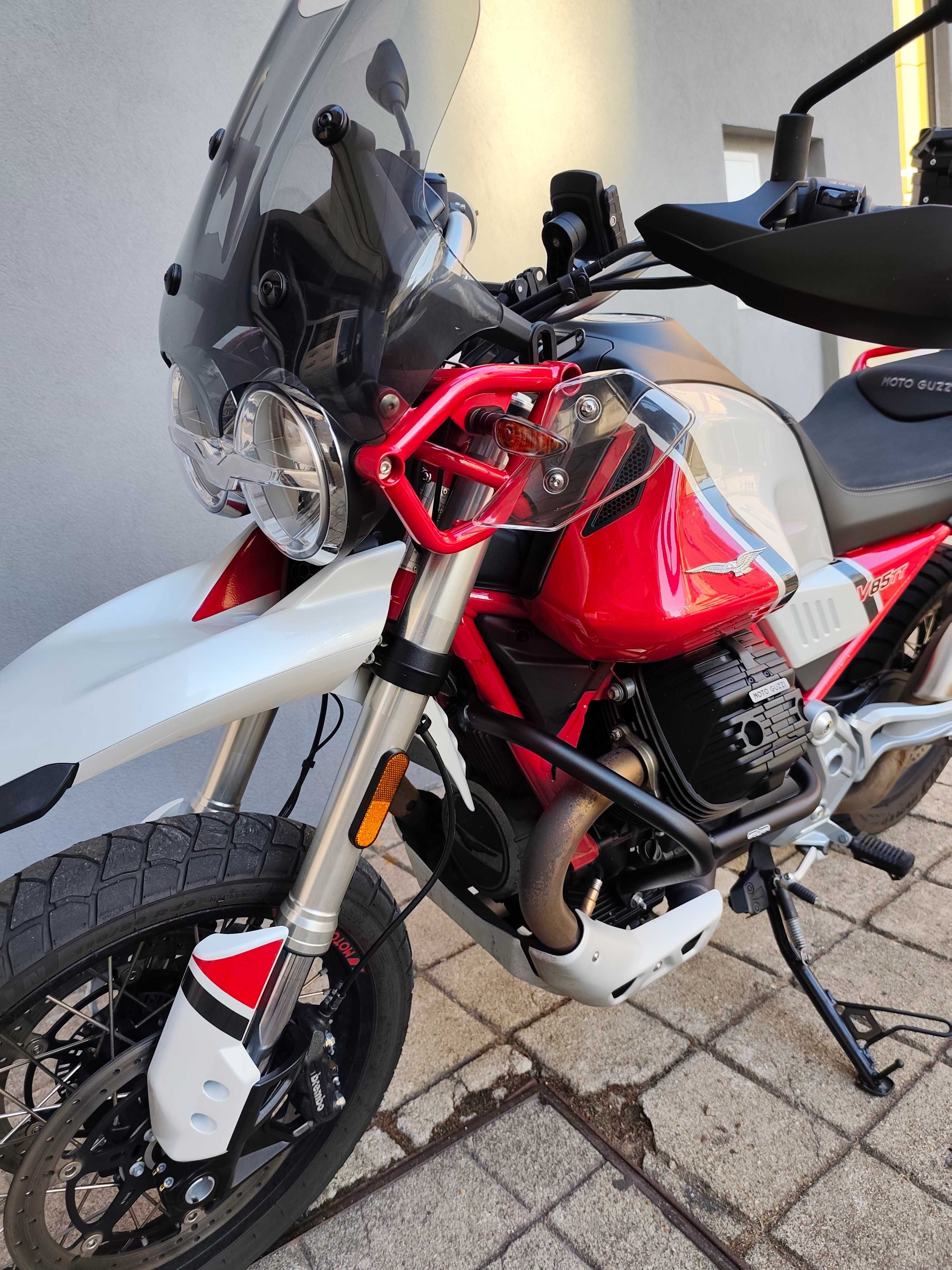 Moto Guzzi V 85 TT Impecável