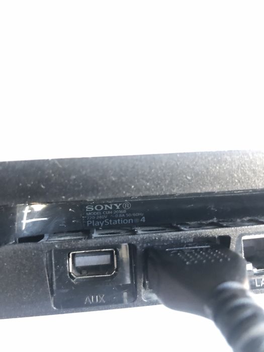 PlayStation PS4 Slim 1TB