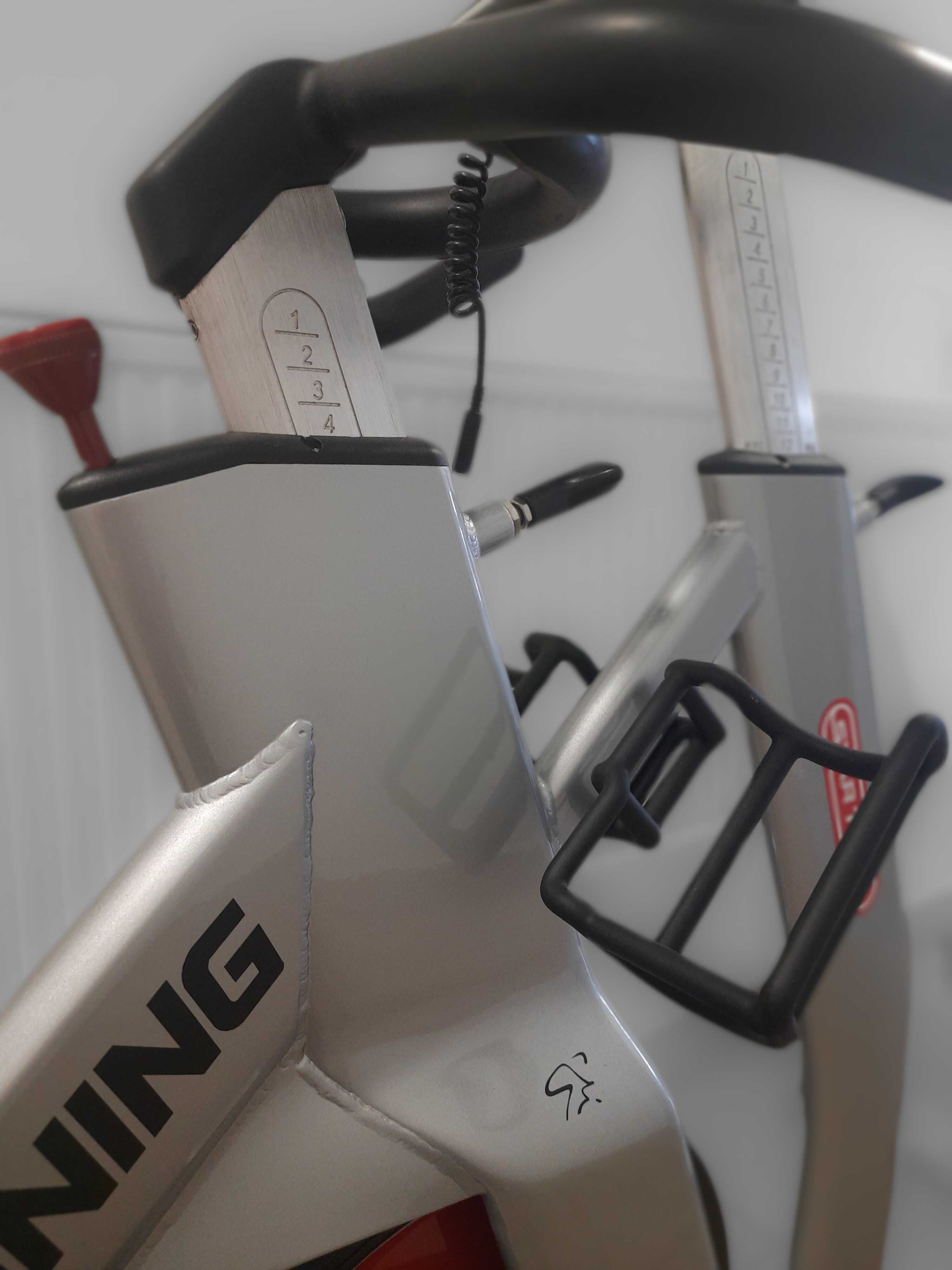 Rower stacjonarny spinningowy z wyświetlaczem E-spinner Star Trac