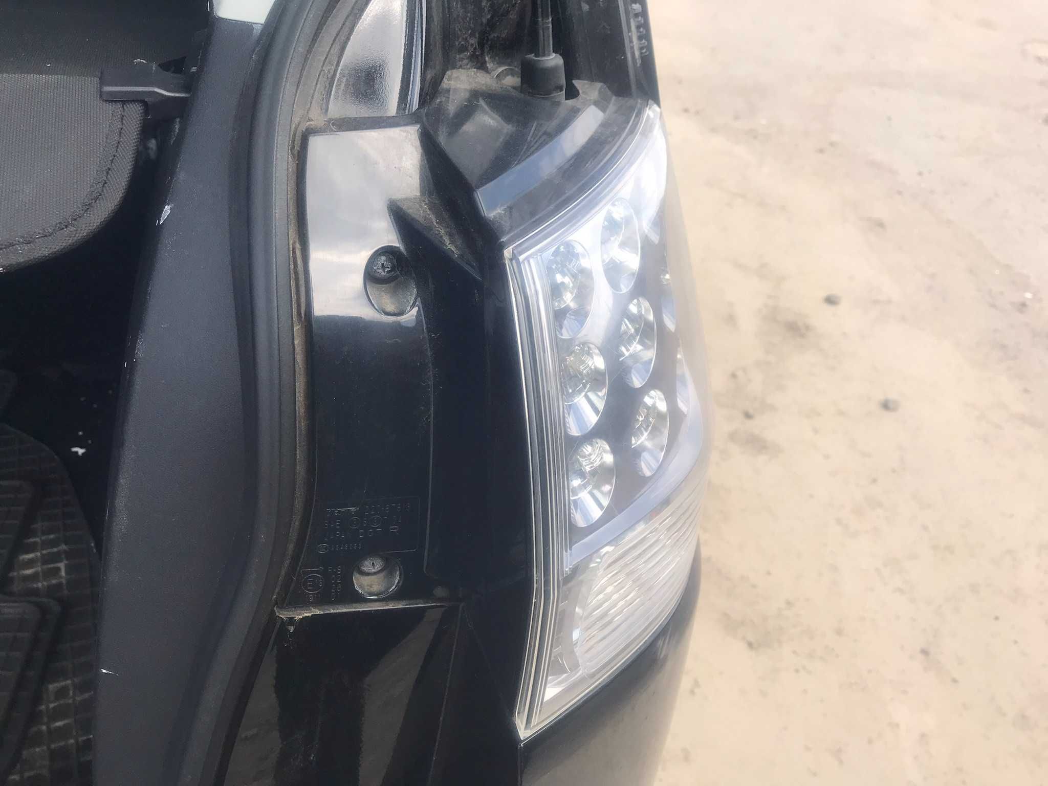Фонарі,ліхтарі  лівий+правий задні для Mitsubishi Outlander XL