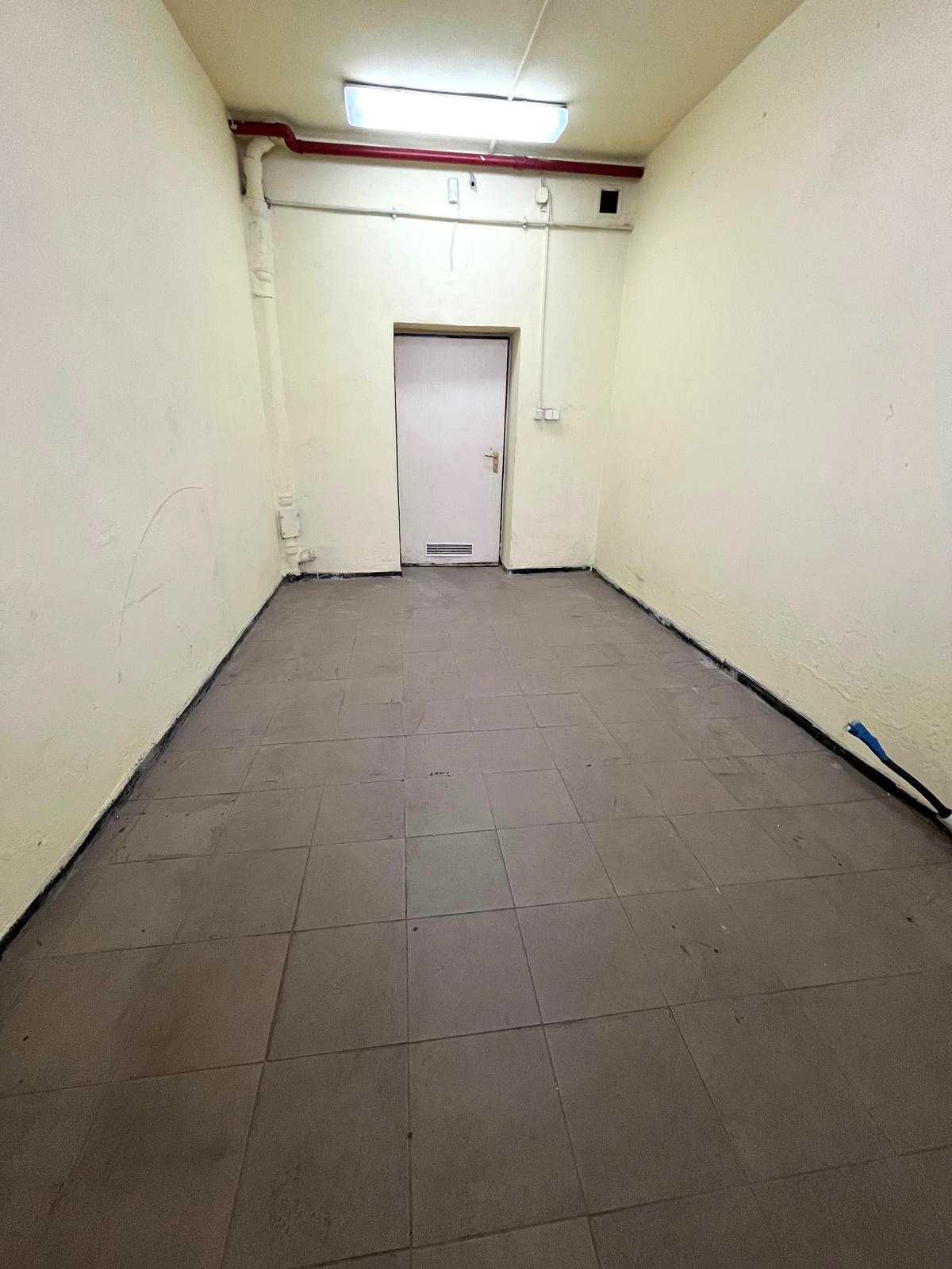Mała piwnica do wynajęcia - 14,27 m2 - Tychy, ul. Fabryczna 12