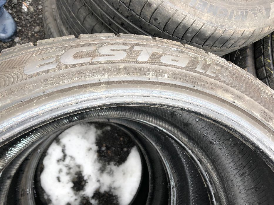 Комплект шин KUMHO 245/40 R20 Ecsta LE Sport, літня гума