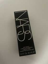 NARS  SOFT MATTE Complete Foundation тональний крем з матуючим ефектом