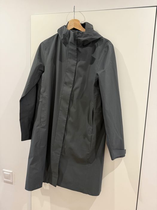 Дощовик фірми uniqlo