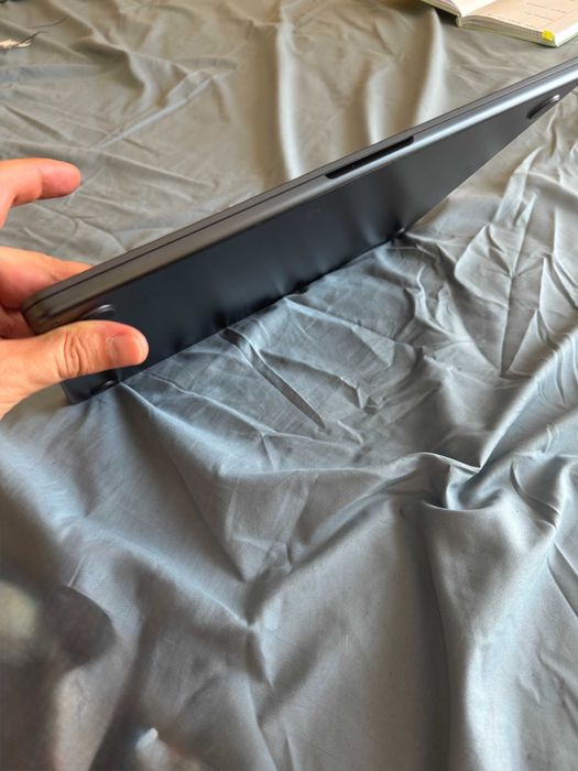 MacBook Air 15” M3 (2024) | 24GB RAM | 512GB SSD | Bateria 94%