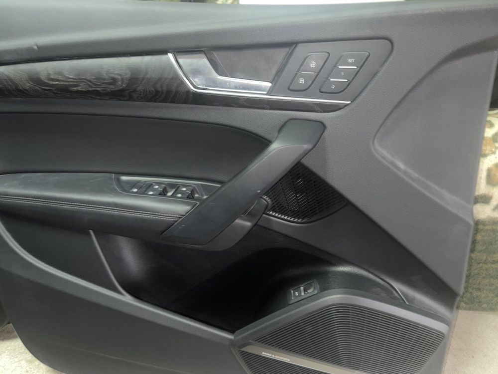 Салон Audi Q5 80A Prestige сиденья карта консоль