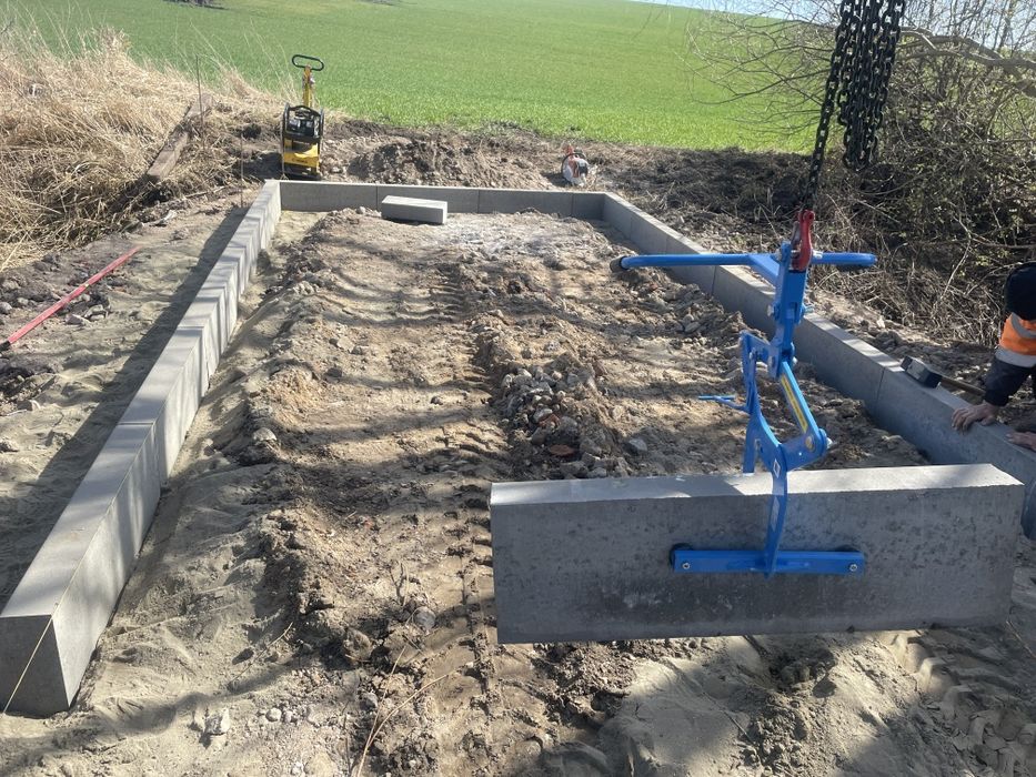 USŁUGI MINIKOPARKĄ - WYWROTKA - Przyłącza WOD-KAN - Ziemia - Kruszywa