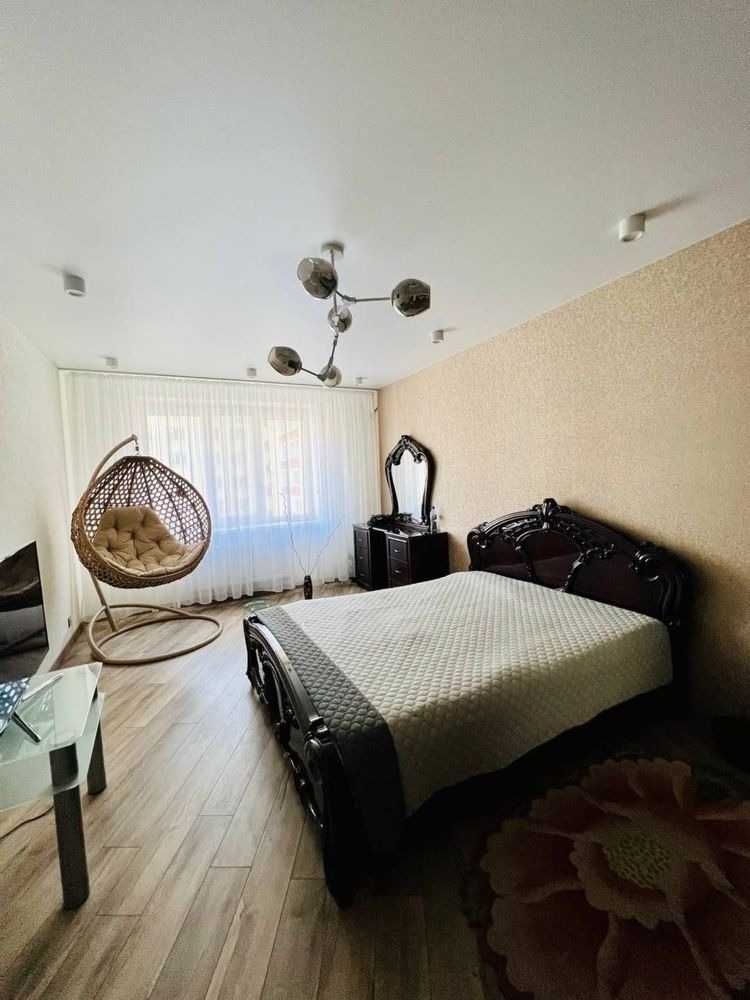 Новобудова з ремонтом, Виставка 2к квартира 80м2 39214