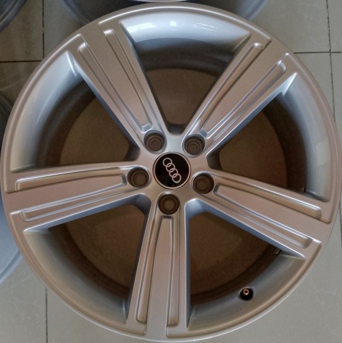 Диски оригінал R19/5/112 Audi A3 A4 A6 Q3 Q5 Q7 4N0 601 025 J