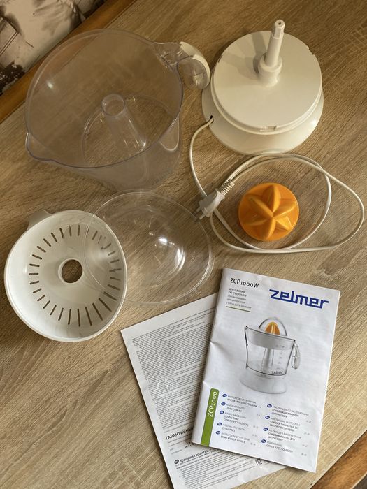 Соковитискач для цитрусових фруктів Zelmer ZCP1000W