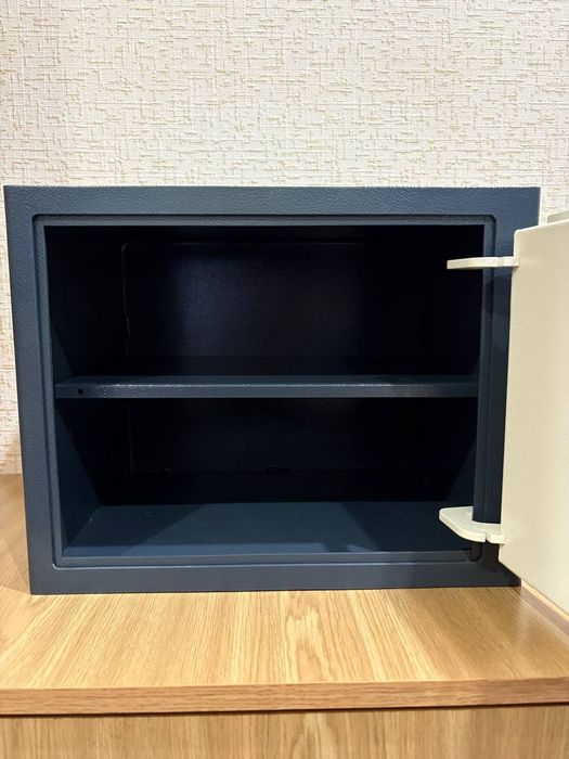 Меблевий Сейф Griffon