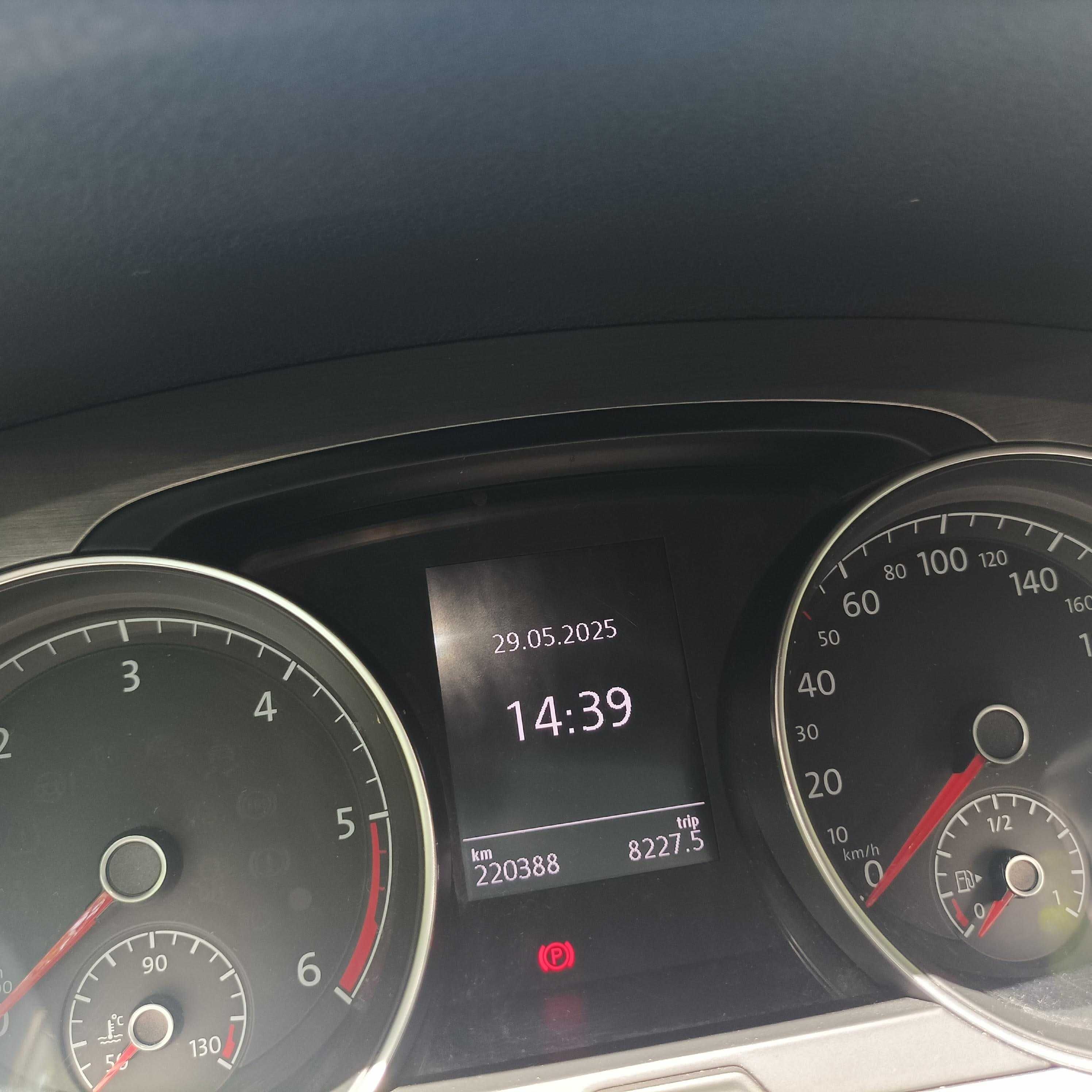 VOLKSWAGEN GOLF CONFORTLINE 1.6 TDi DGS - Maio/2014-Não Aceito Trocas