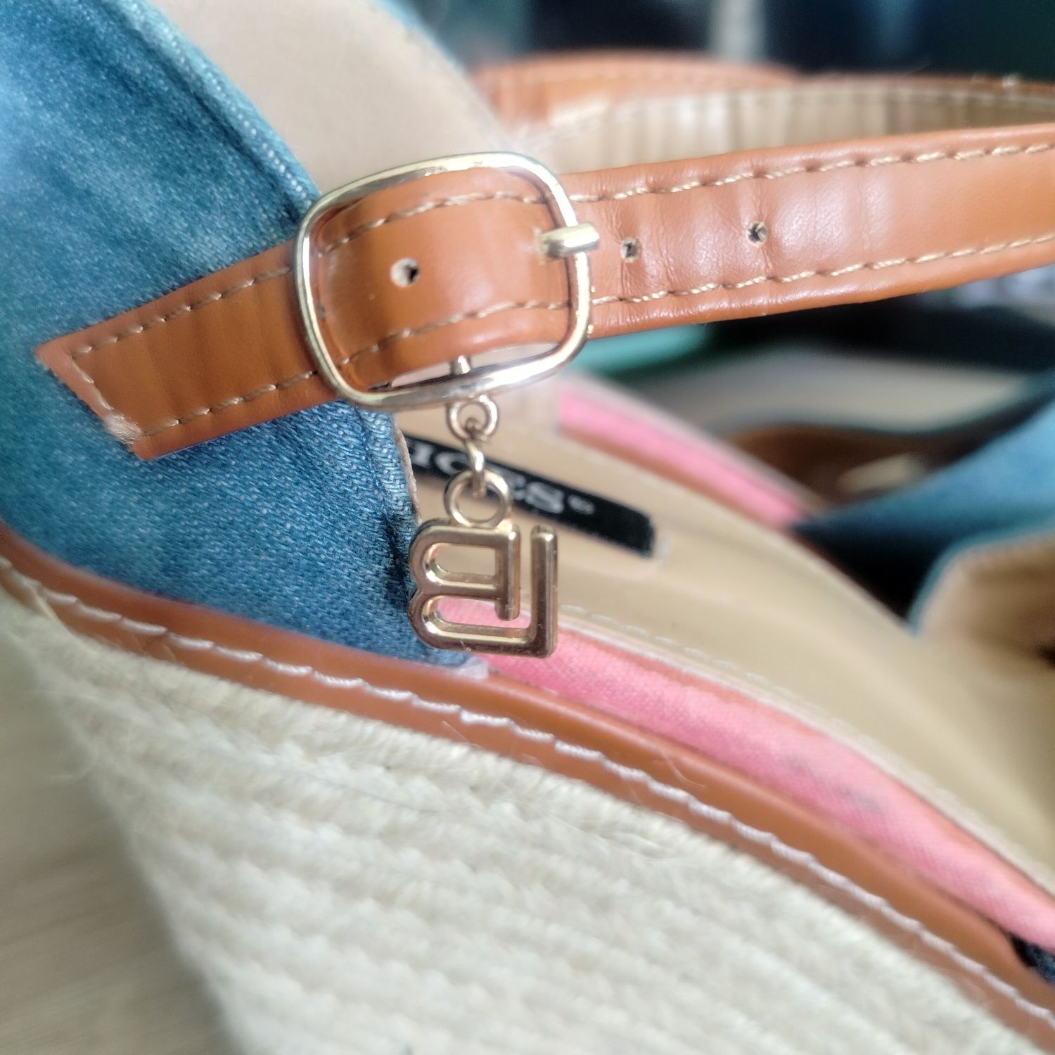 Buty damskie sandały Vices koturn 38