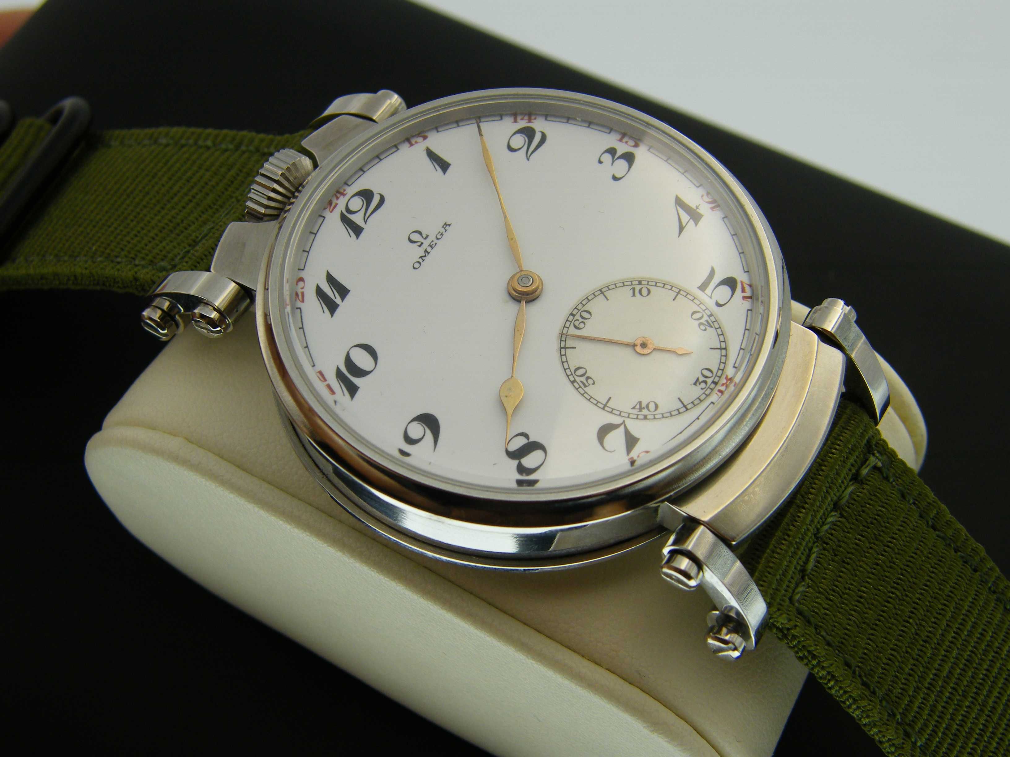 OMEGA Piękna Pasówka w Stali z Porcelanową Tarczą