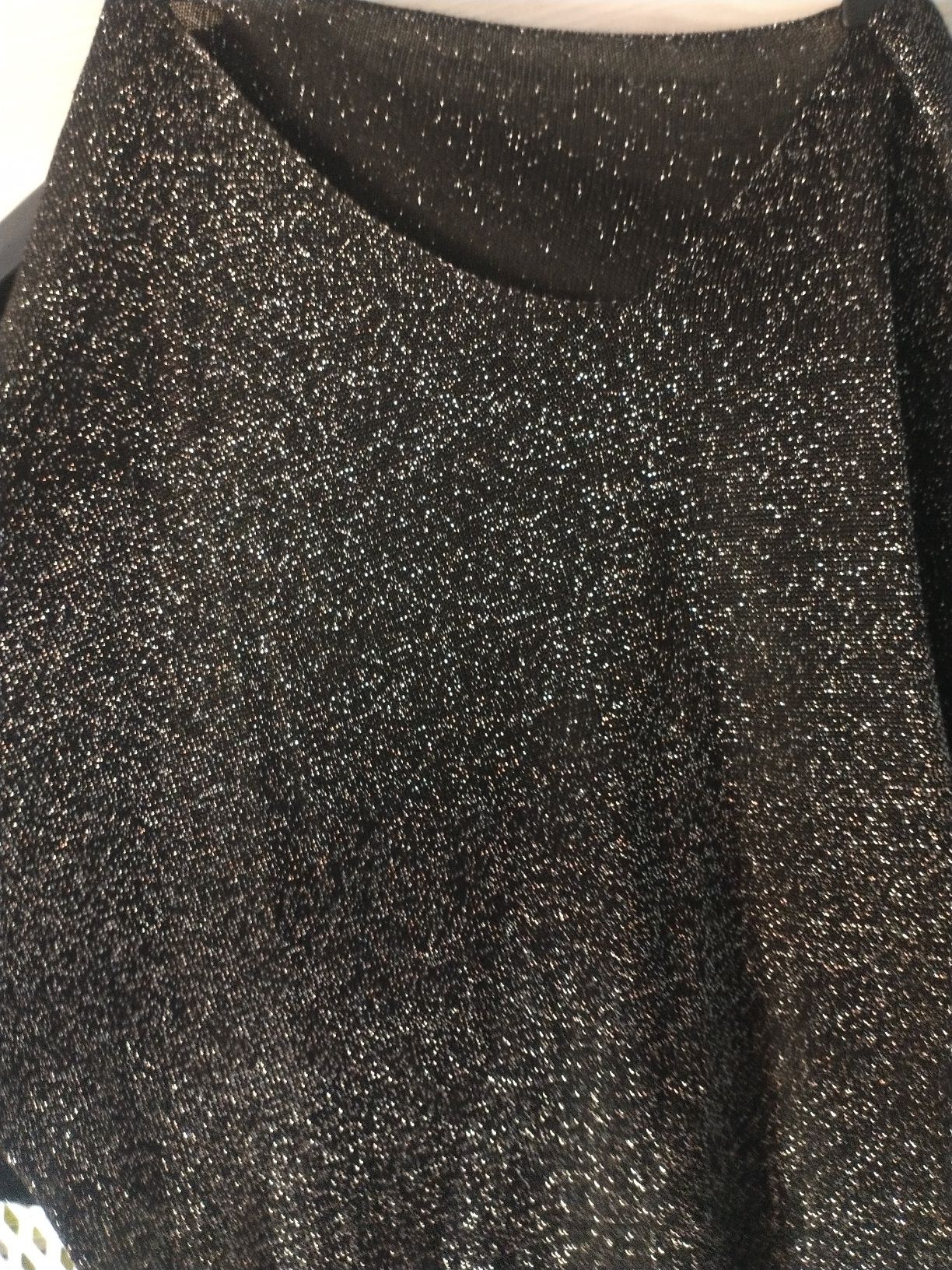 Sweterek damski czarny w brokat