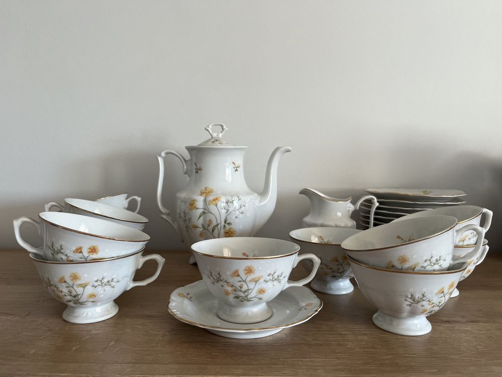 Zestaw porcelany 26 elemntow 12 osób