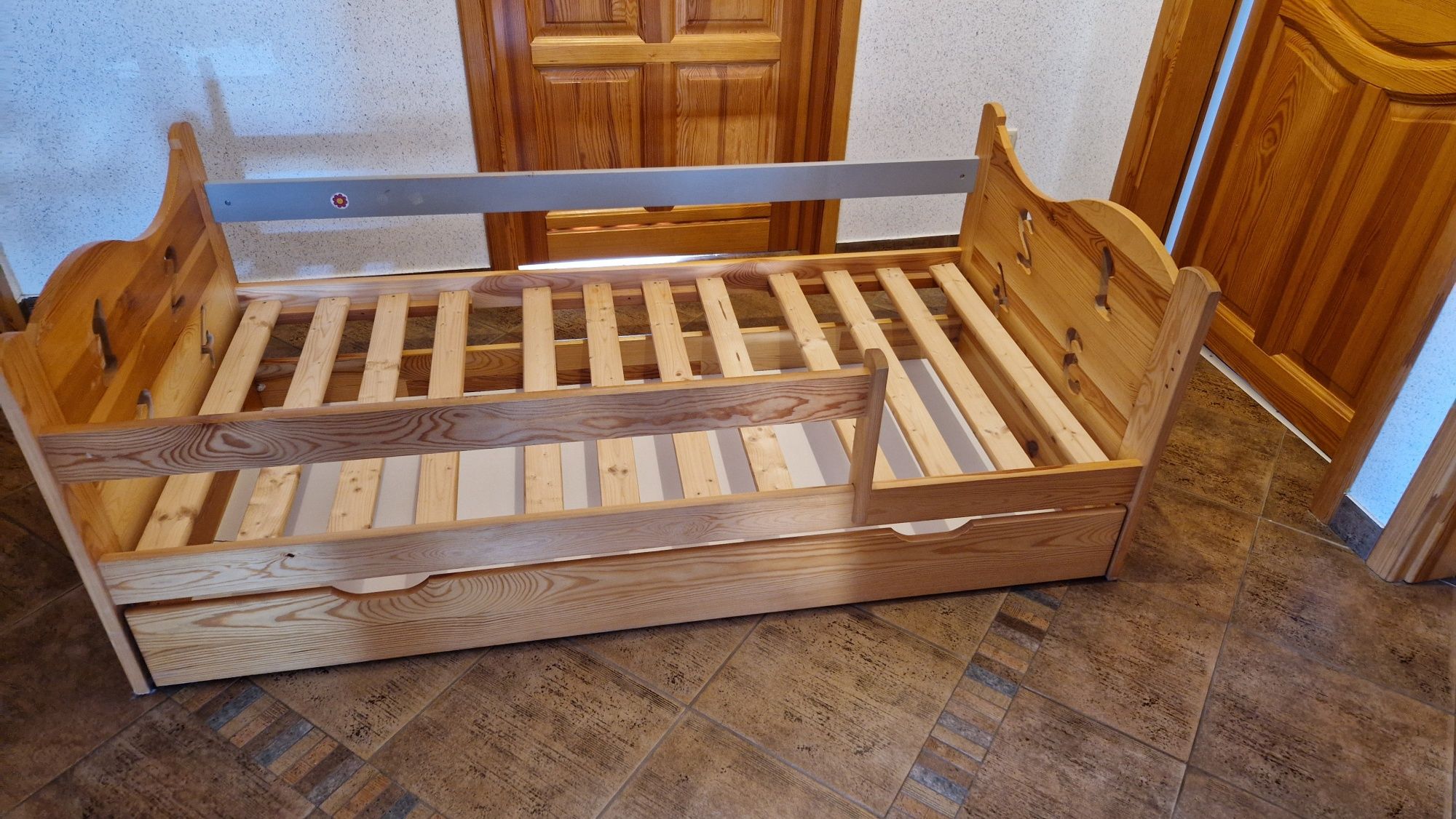Łóżko dzieciece młodzieżowe  164x86x61