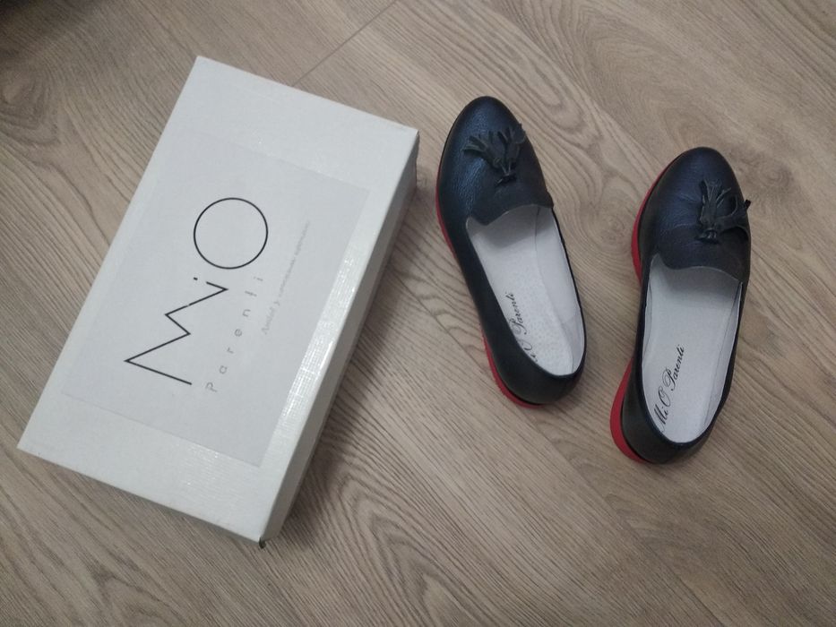Продам майже нові шкіряні лофери Mio Parenti