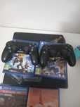 PlayStation 4 z grami i padami