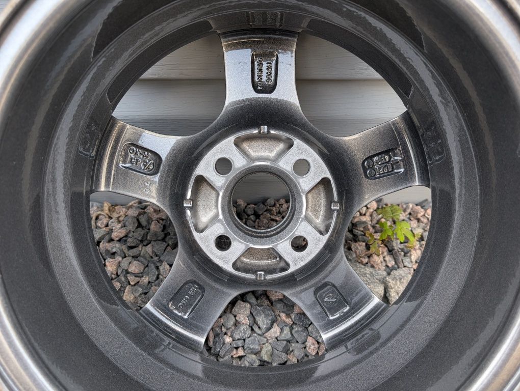 Титанові диски Volkswagen Renault 4*100 R14 4/100 14 ET 40