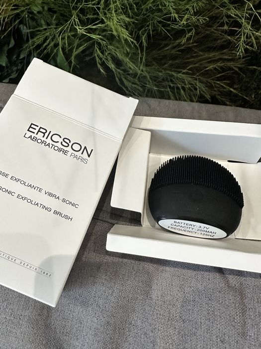 Электрическая щетка массажёр  Ericson Laboratoire Paris для чистки лиц