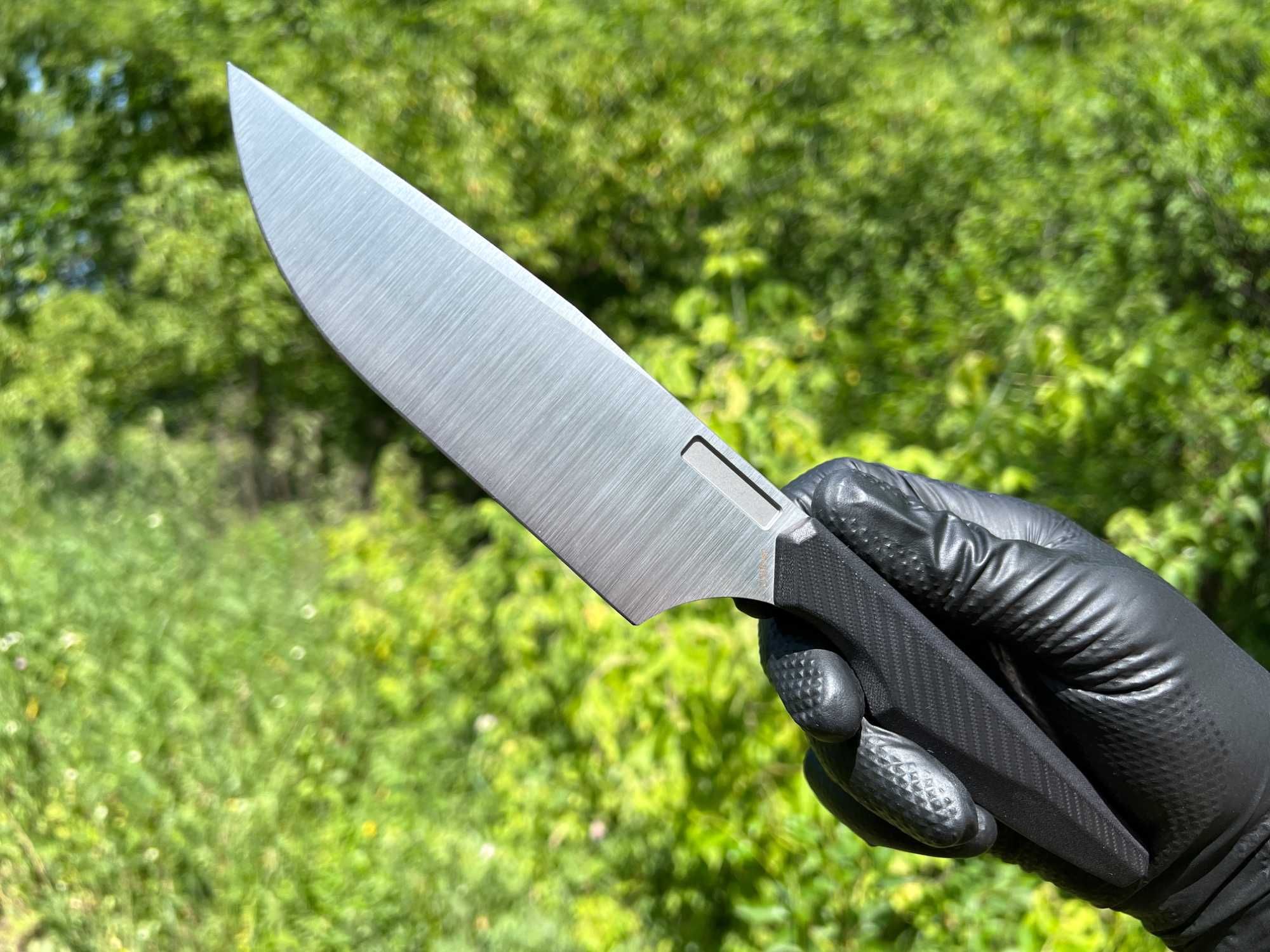 Кухонний шеф ніж Vero Engineering Chef, Black G-10, Belt Satin Nitro-V