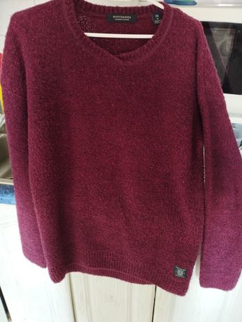 Продам свитер, бордового цвета в идеальном состоянии,приятный к телу.