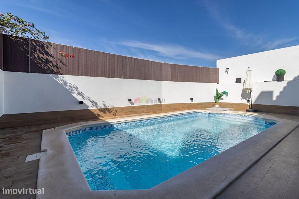 Moradia com piscina em Palhais, Barreiro