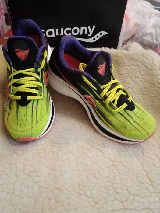 Оригінальні бігові кросівки Saucony