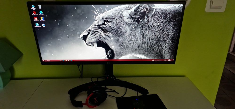 LG 34" 2560x1080 21:9 monitor display port freesync