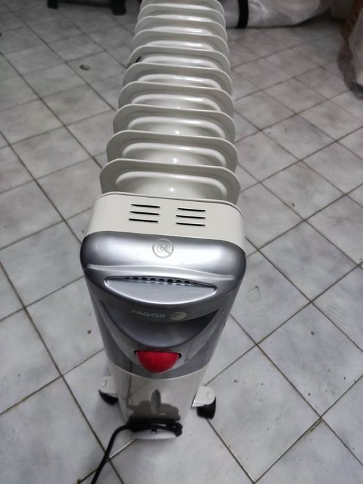 Aquecedor óleo Fagor 2500w
200