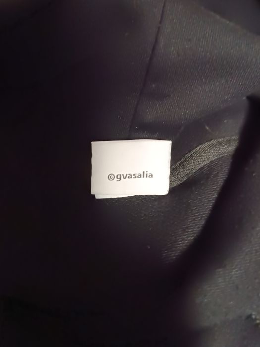 vetements restricted