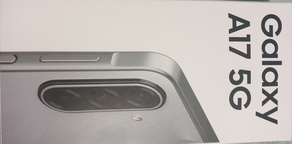 Vendo este telemóvel A 17 Samsung  256 G novo em caixa se alguém tever