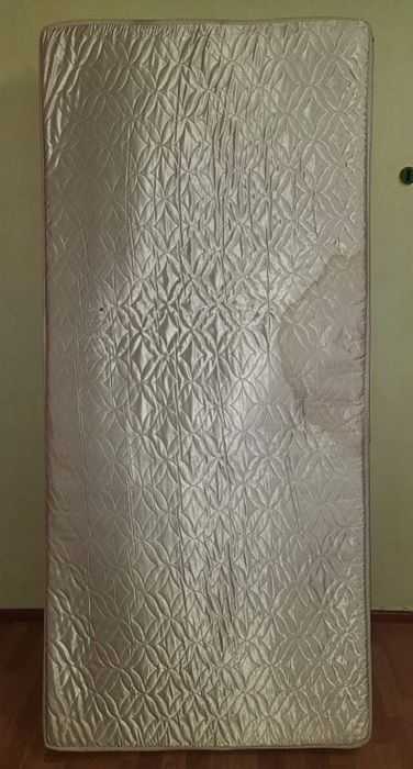 Продам матрац каркасний  б/у,