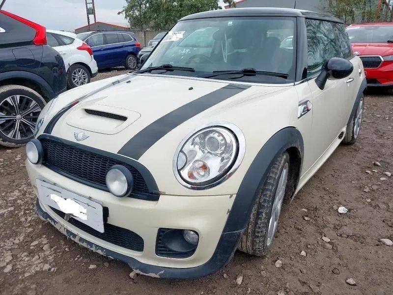 mini cooper R56 S JCW Pepper White Maska Zderzak Drzwi Błotnik Ćwiartka Klapa Pas Przedni Nakładka AREO Listwa Progowa Fotele Skóry Pas Przedni Panorama Silnik N14B16a Skrzynia biegów