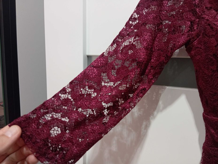 Elegancka bordowa burgundowa koronkowa sukienka S długi rękaw wesele