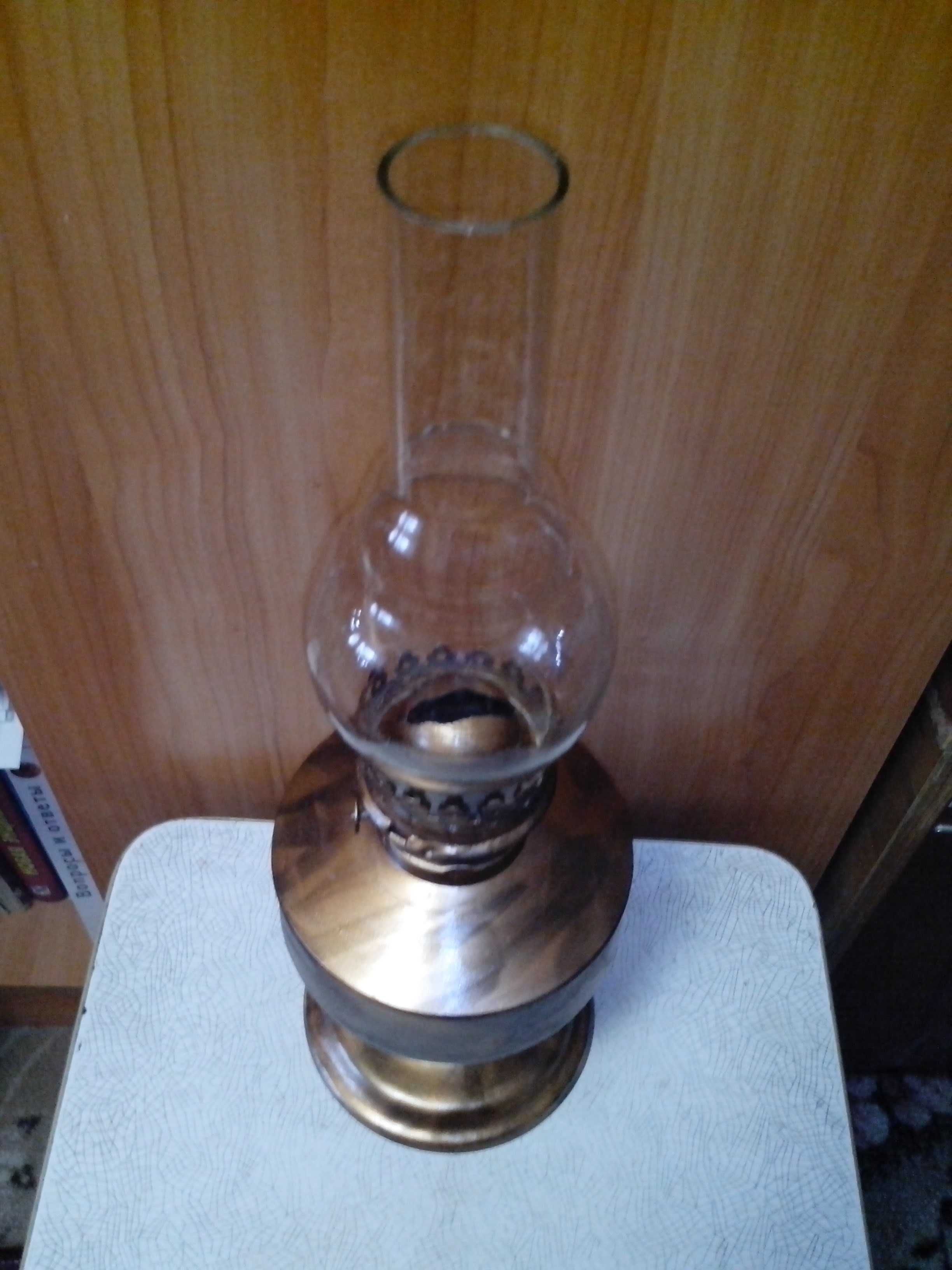 Керосиновая лампа со стеклом,прошлое столетие.