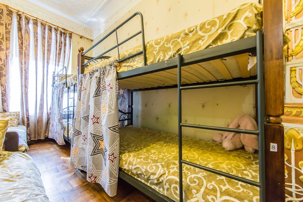 Ліжко місце біля метро Лівобережна! Дзвони! В нас дешеві ціни!